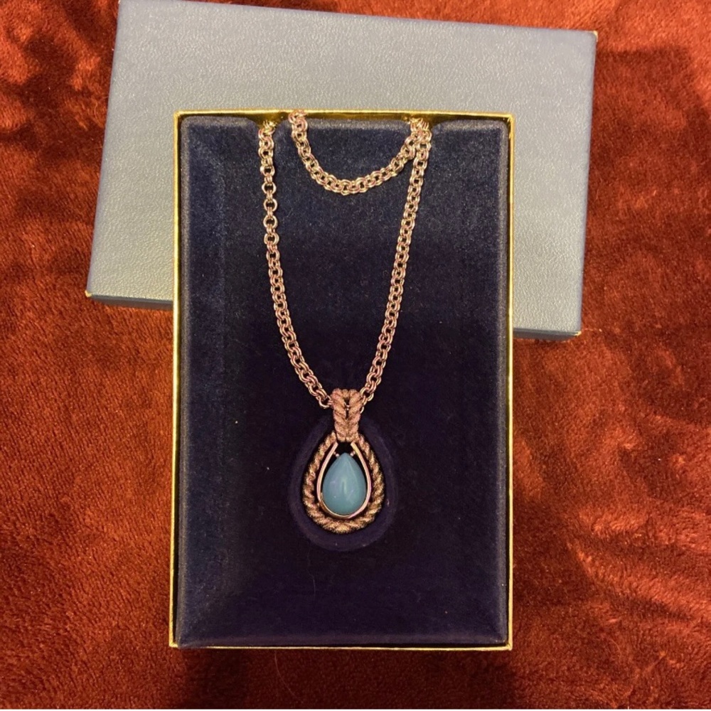 VINTAGE AVON TURQUOISE TEARDROP NECKLACE 1972 SILVER CHAIN NEW IN BOX - Picture 4 of 6
